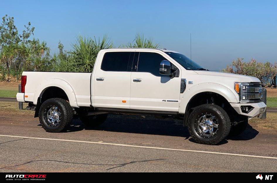 FORD F250 ROCKER CHROME WITH GLOSS BLACK LIP